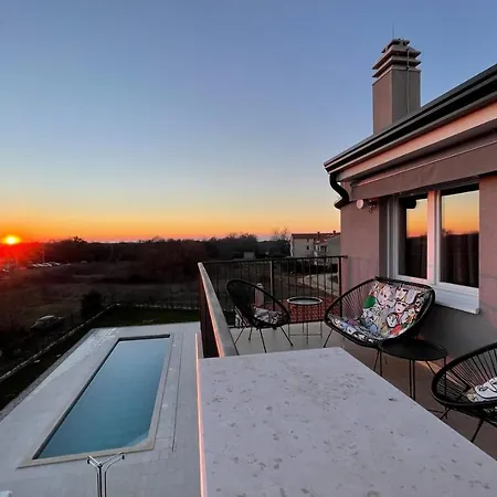 Lejlighed Lucija For Max 8 Persons With The Pool On The Country Side Of Poreč